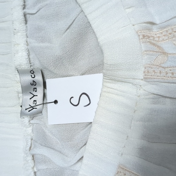 Yaya & Co. Cropped off the shoulder flowy top. Size small. New with tag. - Picture 3 of 5